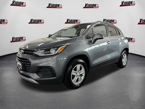 Used 2020 Chevrolet Trax LT w/ LT Convenience Package image 1