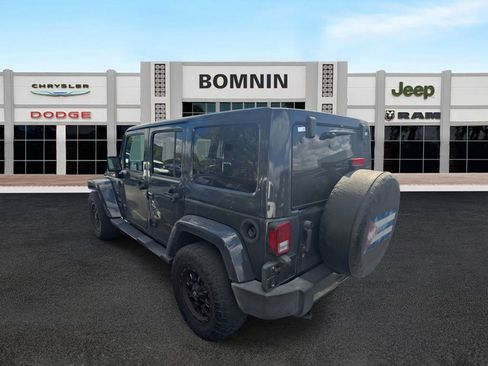 Used 2017 Jeep Wrangler Unlimited Sahara w/ Connectivity Group image 4