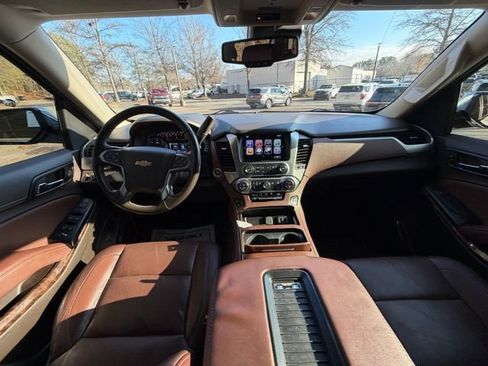 Used 2020 Chevrolet Suburban Premier image 7