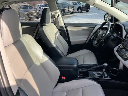 Used 2018 Toyota RAV4 Limited w/ All Weather Liner Package image 10