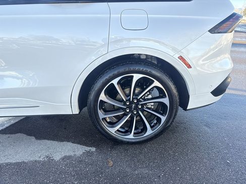 Certified 2024 Lincoln Nautilus Black Label image 33