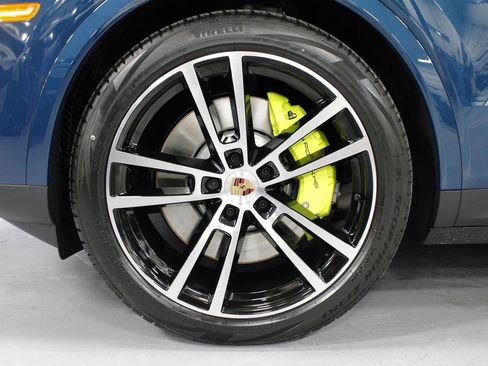 New 2026 Porsche Cayenne S image 11