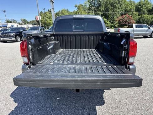 Used 2022 Toyota Tacoma SR5 RWD image 29