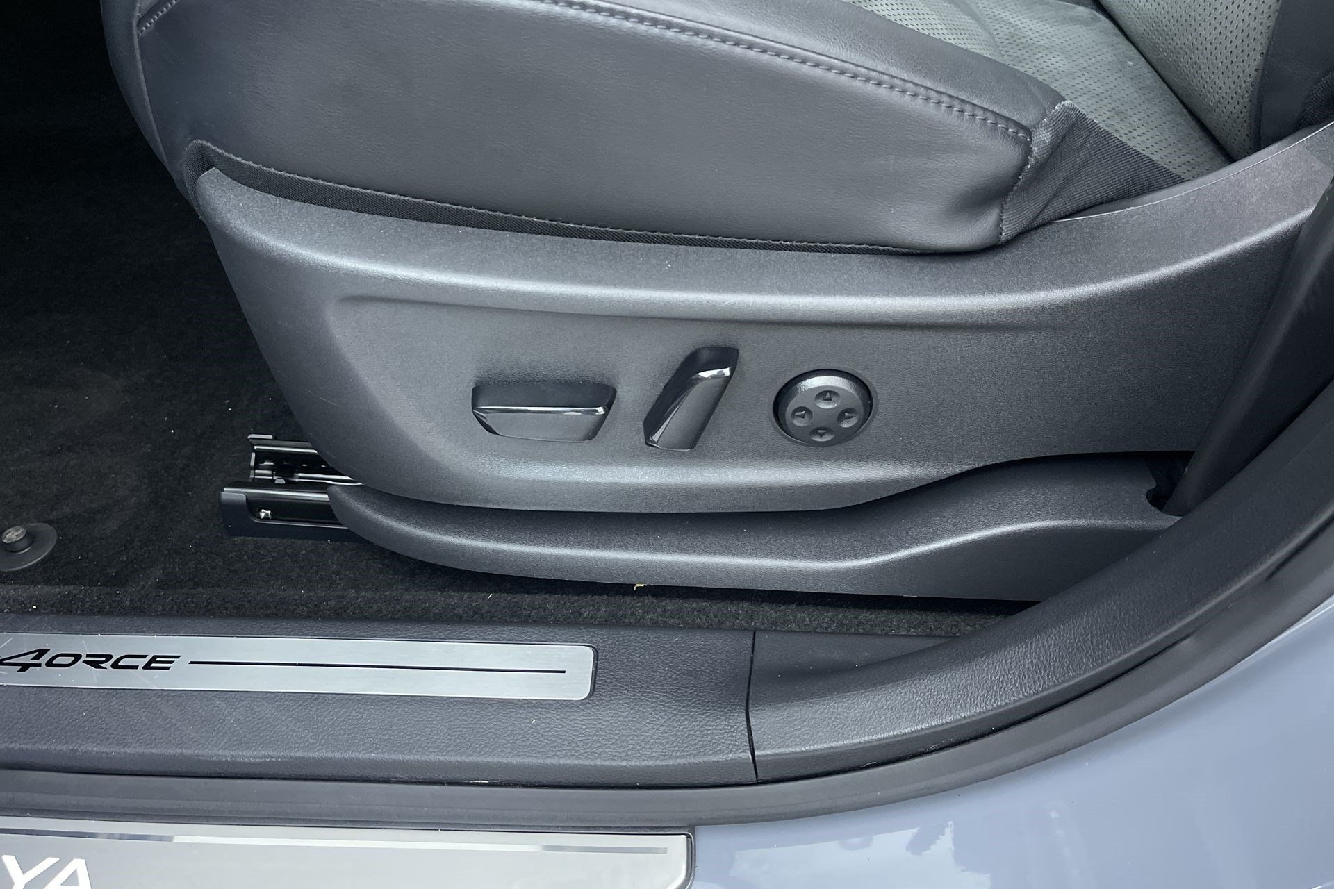 Certified 2024 Nissan Ariya AWD image 13
