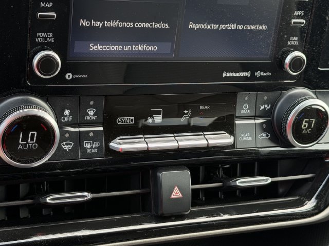 Used 2021 Toyota Highlander LE FWD image 21