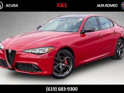 Used 2025 Alfa Romeo Giulia AWD w/ Driving Assist Package image 1