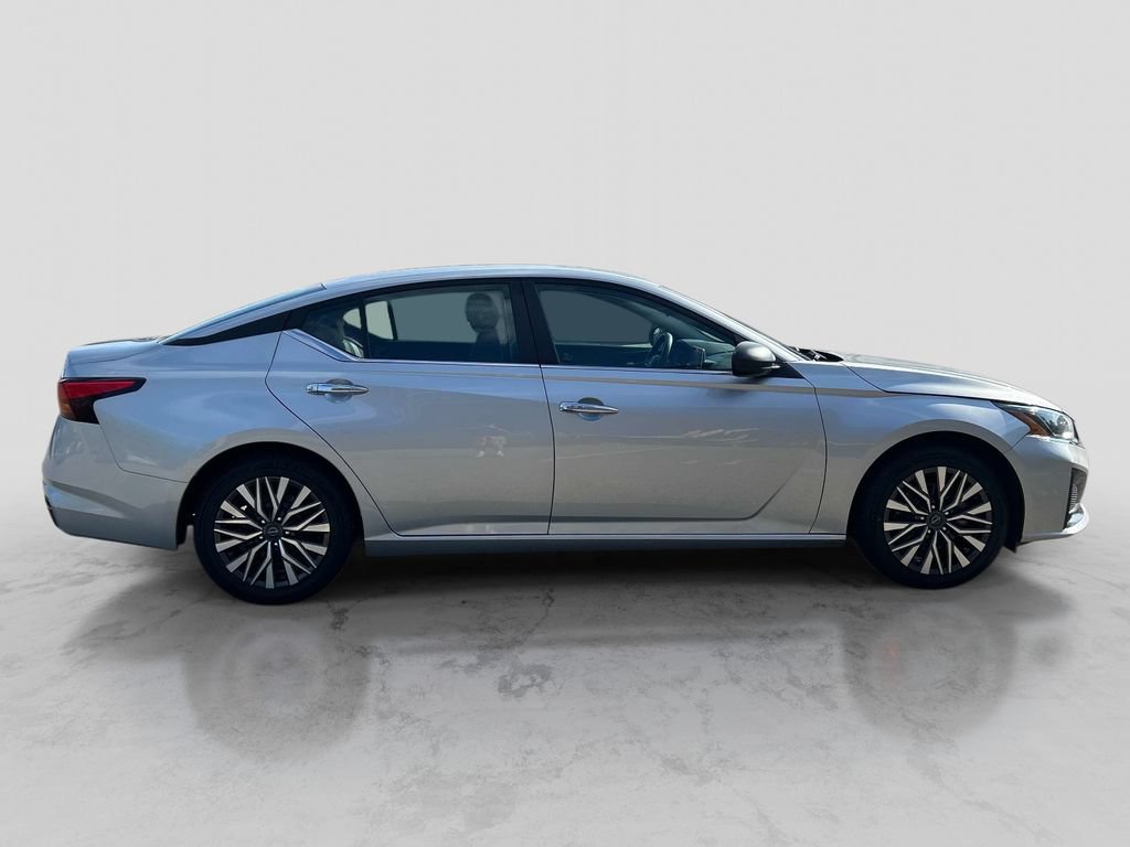 Certified 2024 Nissan Altima 2.5 SV FWD image 6