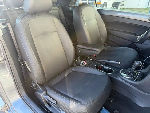 Used 2013 Volkswagen Beetle TDI FWD image 42