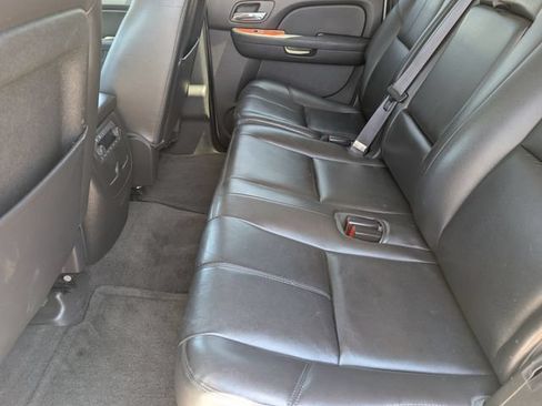 Used 2014 Chevrolet Suburban LT AWD/4WD image 20