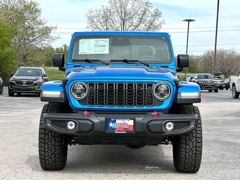 New 2026 Jeep Gladiator Rubicon w/ Steel Power Dome Hood Package AWD/4WD image 10