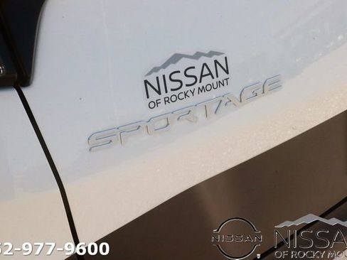 Used 2024 Kia Sportage LX FWD image 8