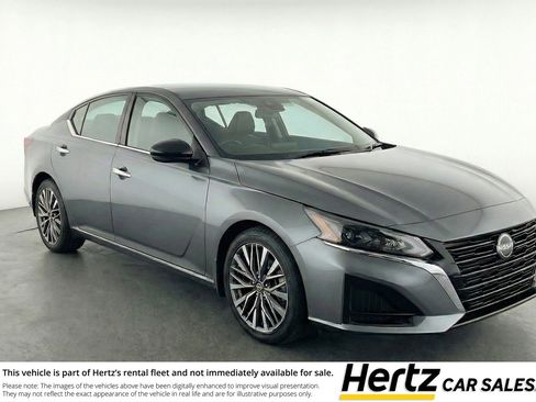 Used 2025 Nissan Altima 2.5 SV image 1