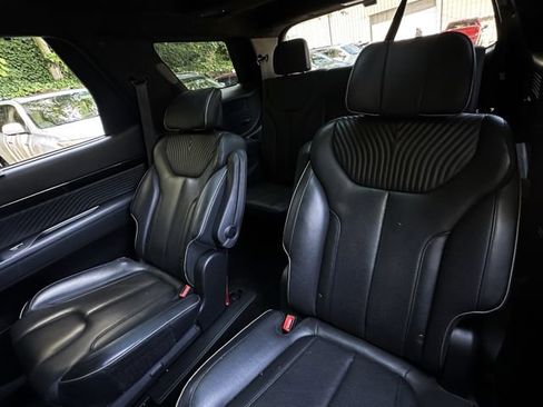 Used 2023 Hyundai Palisade Calligraphy image 37