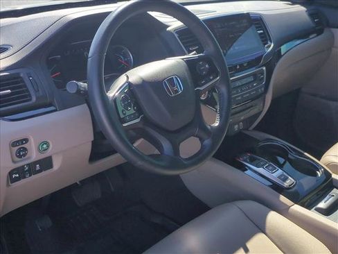 Used 2022 Honda Pilot Touring image 10