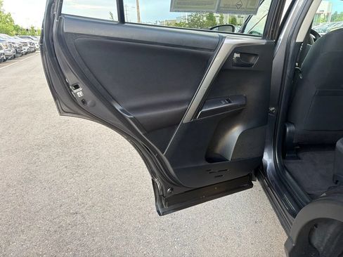 Used 2017 Toyota RAV4 LE FWD image 18