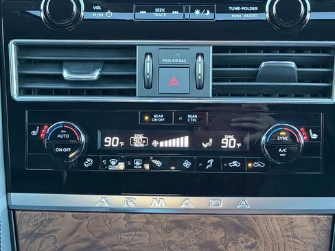 Used 2024 Nissan Armada SL w/ Captain's Chairs Package image 19