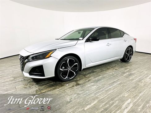 Used 2023 Nissan Altima 2.5 SR image 4