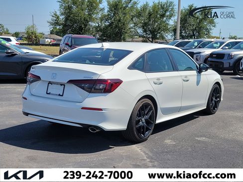 Used 2025 Honda Civic Sport image 6