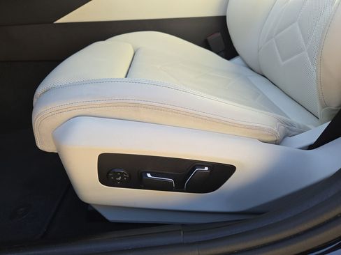 Used 2024 BMW 530i xDrive w/ Premium Package image 17