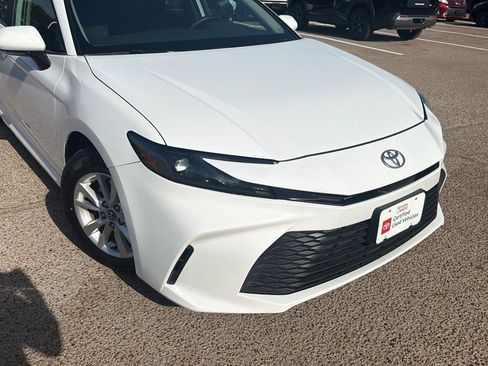 Used 2025 Toyota Camry LE FWD image 8