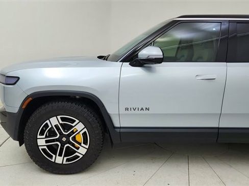 Used 2023 Rivian R1S Launch Edition image 9