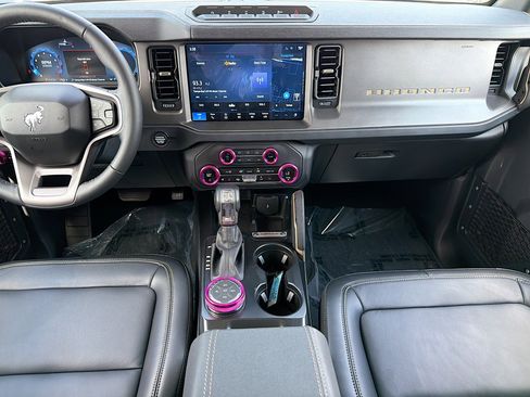 Used 2025 Ford Bronco Badlands AWD/4WD image 17