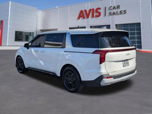 Used 2025 Kia Carnival image 10