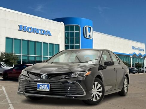 Used 2023 Toyota Camry LE FWD image 1
