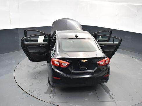 Used 2018 Chevrolet Cruze LT image 22