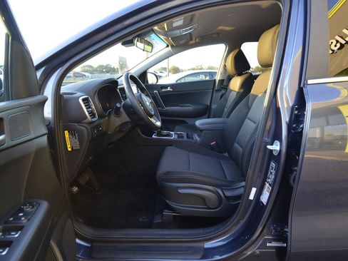 Used 2020 Kia Sportage LX image 18