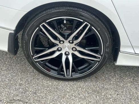 Used 2021 Honda Accord Touring image 36
