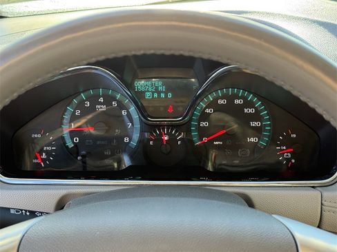 Used 2014 Chevrolet Traverse LT image 19