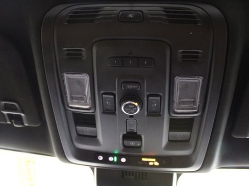 Used 2023 GMC Yukon Denali Ultimate image 43