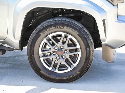 Used 2025 Toyota Tacoma TRD Sport RWD image 10