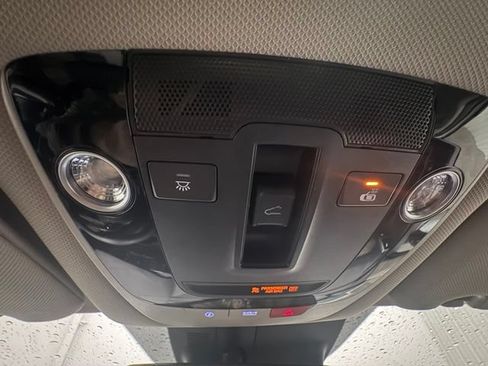 Used 2023 Kia Sorento S w/ Panoramic Sunroof Package AWD/4WD image 32