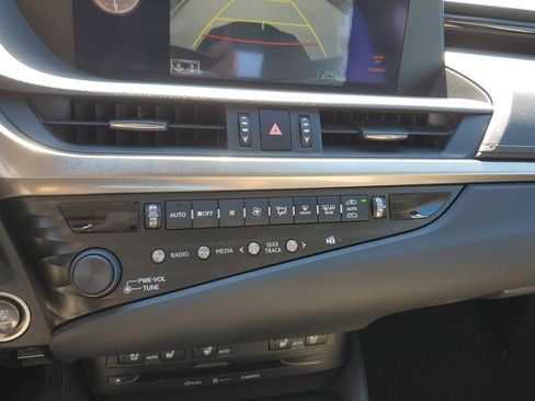 Used 2019 Lexus ES 350 w/ Premium Package image 28