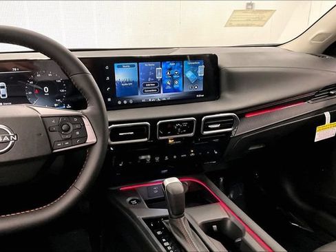 New 2026 Nissan Sentra SR w/ SR Premium Package FWD image 8