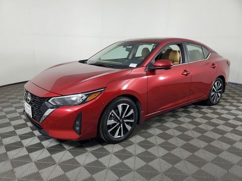 Used 2024 Nissan Sentra SV w/ SV Premium Package image 8