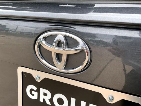 Used 2025 Toyota RAV4 XLE image 27