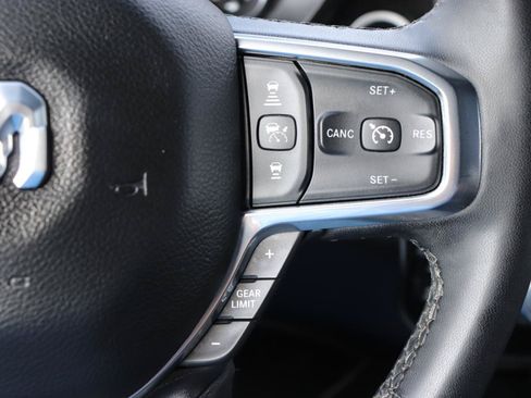 Used 2025 RAM 1500 Laramie AWD/4WD image 31