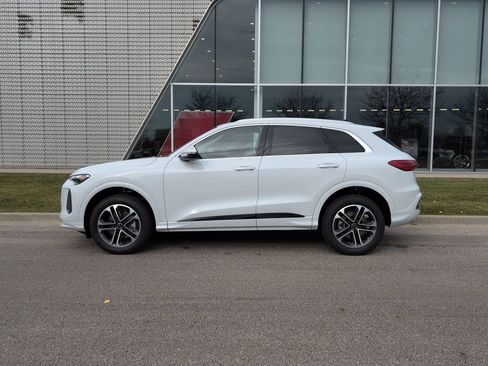 New 2025 Audi Q5 Premium image 29