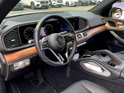 Certified 2025 Mercedes-Benz GLE 450 4MATIC image 13