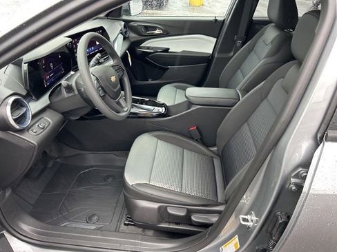 New 2026 Chevrolet Trax LT FWD image 6