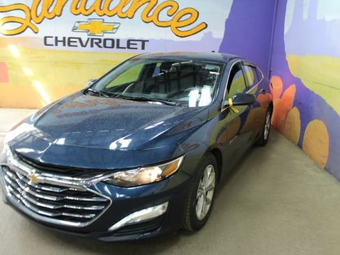 Used 2021 Chevrolet Malibu LT FWD image 4