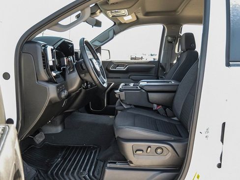 Used 2026 Chevrolet Silverado 1500 LT AWD/4WD image 2
