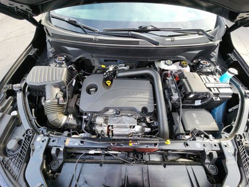 Used 2024 GMC Terrain SLT image 11