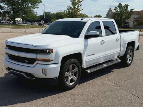 Used 2017 Chevrolet Silverado 1500 LT w/ All Star Edition AWD/4WD image 4