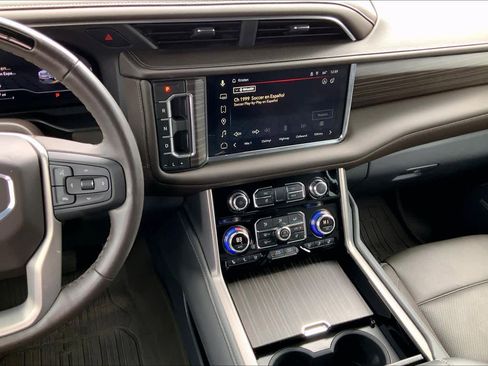 Used 2024 GMC Yukon Denali w/ Advanced Technology Package image 6