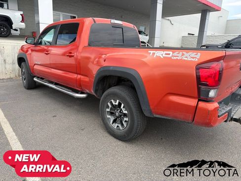 Used 2018 Toyota Tacoma TRD Off-Road w/ Technology Package AWD/4WD image 4
