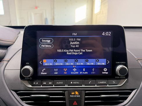 Used 2020 Nissan Altima 2.5 SR w/ Premium Package image 18